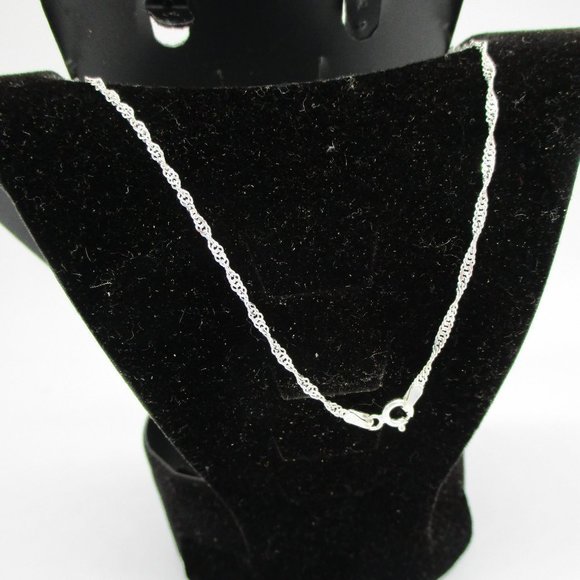 Italian Singapore Chain in Solid Sterling Silver: 16" - Picture 3 of 4